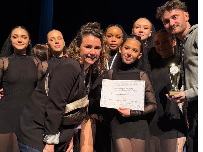 Élèves ArtwayStudio récompensés lors d'un concours de danse